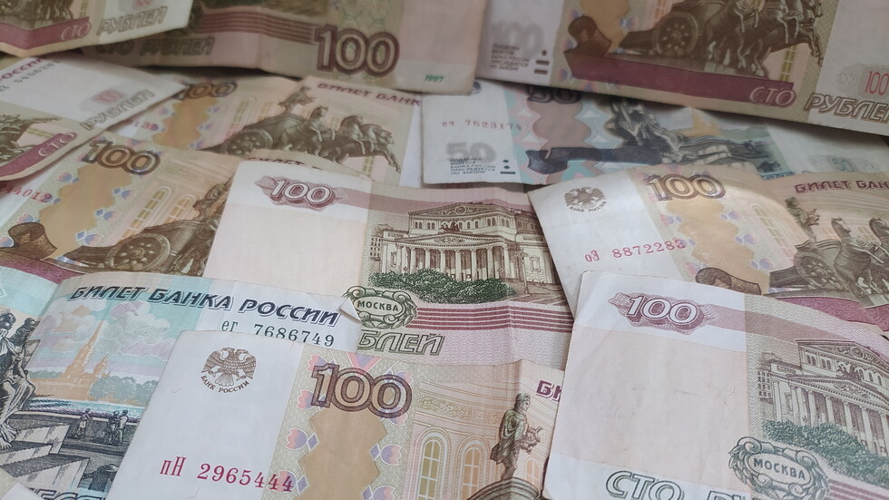 بوتين: حصة الروبل في التعاملات بين روسيا وقرغيزستان بلغت 83%