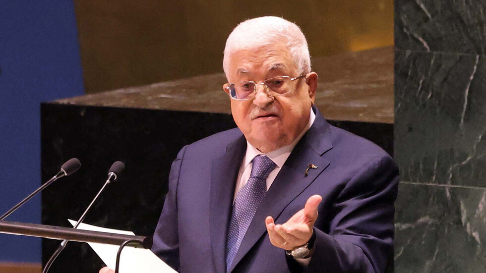 الرئيس الفلسطيني يعلن الحداد العام لمدة ثلاثة أيام وتنكيس الأعلام "على شهداء مجزرة مستشفى المعمداني"