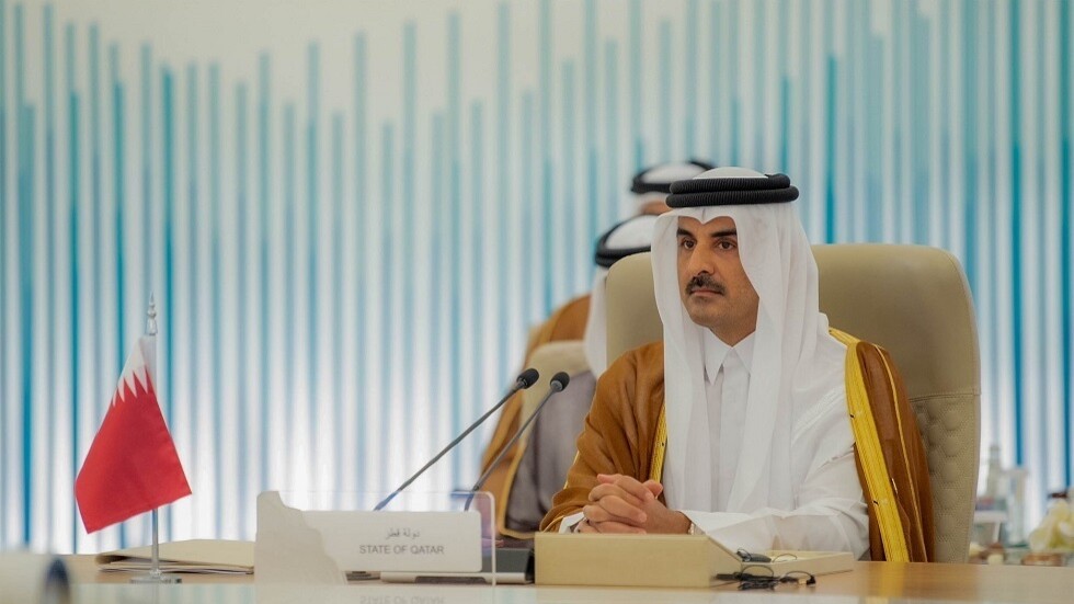 المتحدث باسم الرئاسة المصرية يكشف حقيقة مغادرة أمير قطر لـ"قمة القاهرة للسلام" (فيديو)