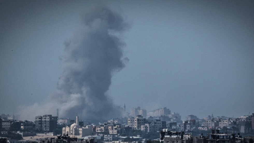"وفا" الفلسطينية: 10 قتلى على الأقل في قصف إسرائيل مقهى يحتمي به نازحون وسط خان يونس