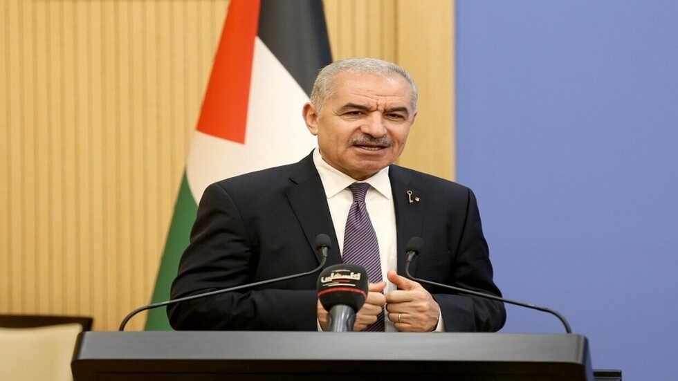 رئيس الوزراء الفلسطيني يتهم واشنطن ودولا كبرى بمنح إسرائيل "رخصة للقتل"