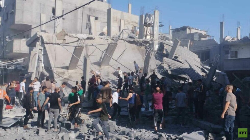 الطيران الإسرائيلي يدمر مجمّعا سكنيا بأكمله في منطقة اليرموك وسط غزة