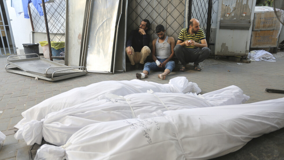 وزارة الصحة في غزة: ارتفاع عدد القتلى إلى 8525 شخصا