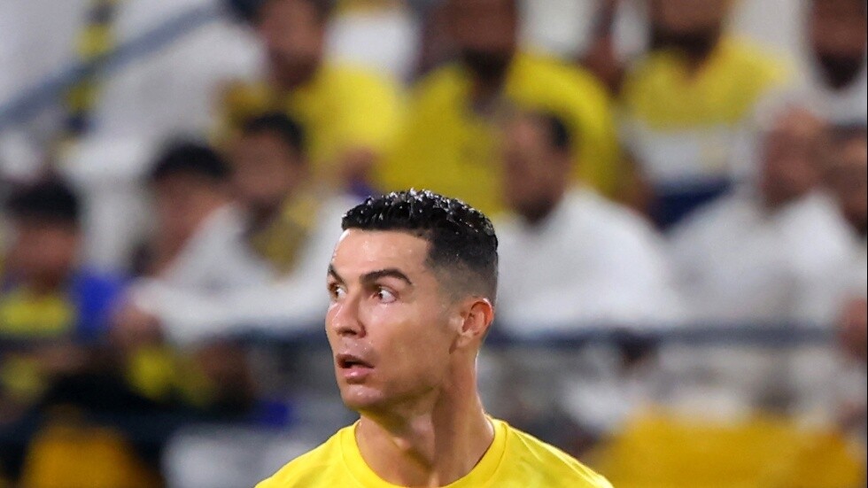 بالفيديو.. رد فعل رونالدو على هتاف جماهير الاتفاق "ميسي"
