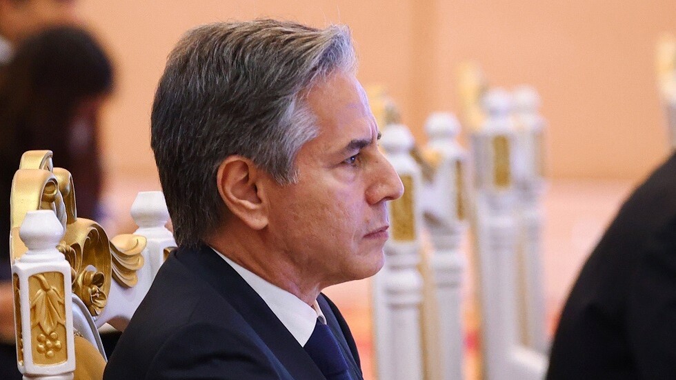 صحيفة: وزير خارجية تركيا رفض معانقة بلينكن بسبب 
