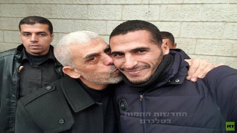 صحفي فلسطيني يعمل لصالح شبكة "سي إن إن" يرد على موقع عبري اتهمه بالضلوع في هجوم "حماس" على إسرائيل