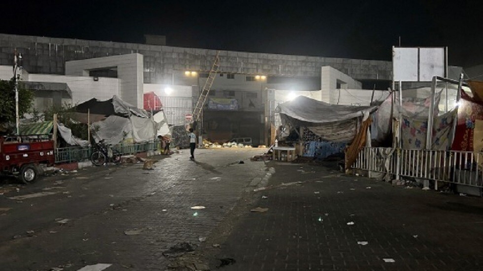 "إيكاد" تكشف حقيقة فيديو متداول نشره صحفي إسرائيلي لفتاة تزعم أنها ممرضة في مستشفى الشفاء بغزة