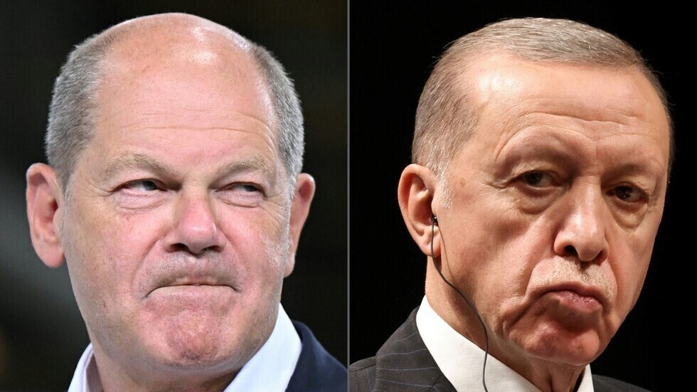 تصريحات أردوغان في برلين حول "حق إسرائيل بالدفاع عن نفسها" تتصدر مواقع التواصل