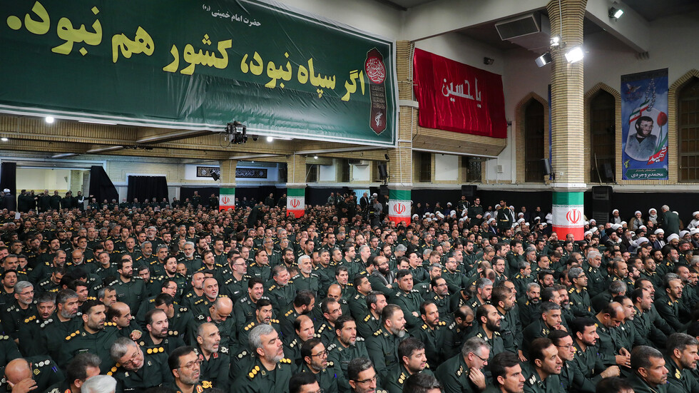 الحرس الثوري الإيراني يعلق على الهدنة المؤقتة بين "حماس" وإسرائيل