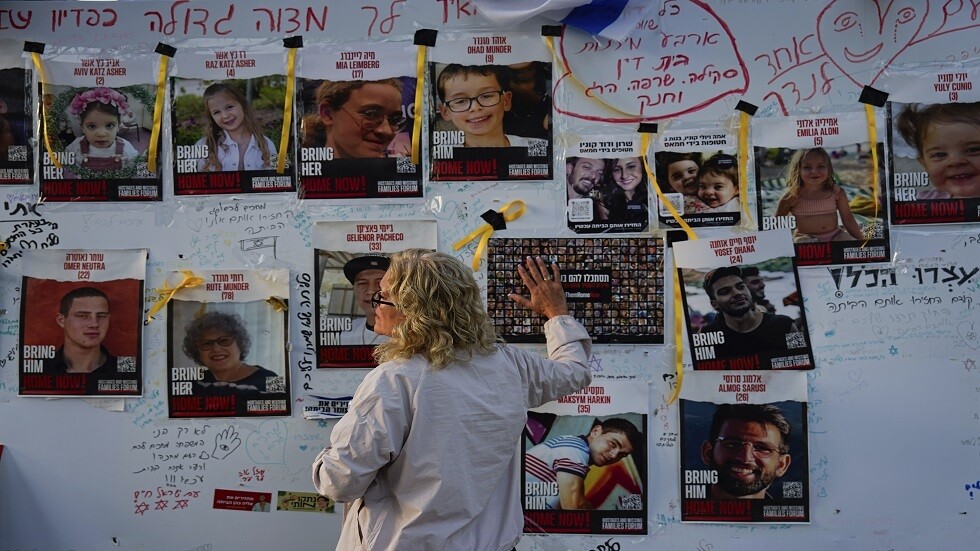 تل أبيب: تبادل اليوم سيشمل 14 رهينة إسرائيلية مقابل 42 أسيرا فلسطينيا