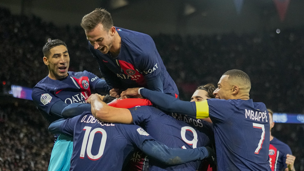 دوري أبطال أوروبا.. سان جيرمان وميلان للخروج أحياء من 
