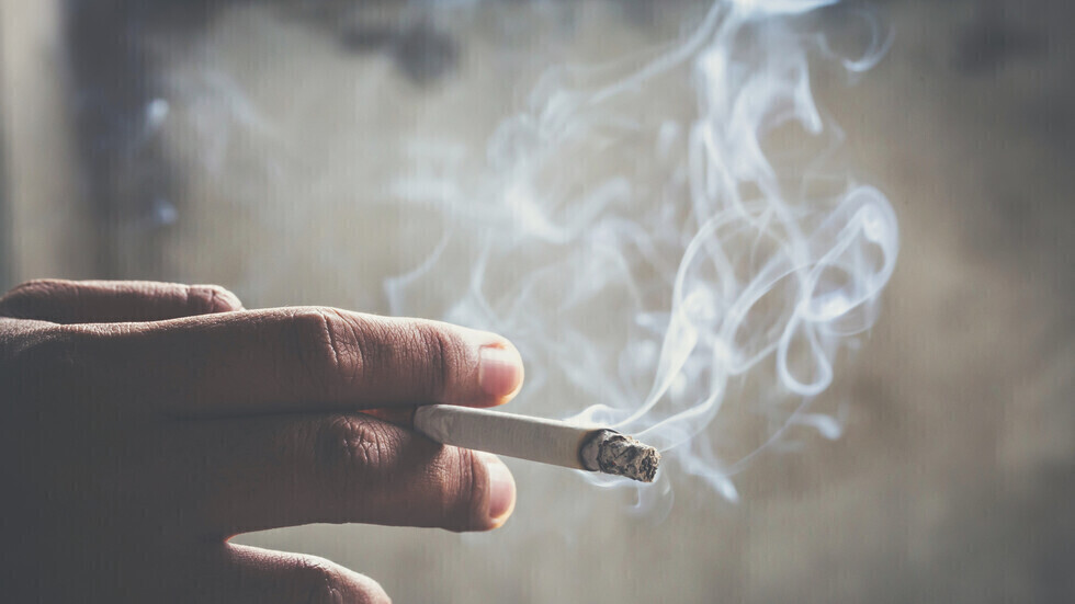 التدخين يؤدي إلى انكماش للدماغ قد يتسبب في الخرف