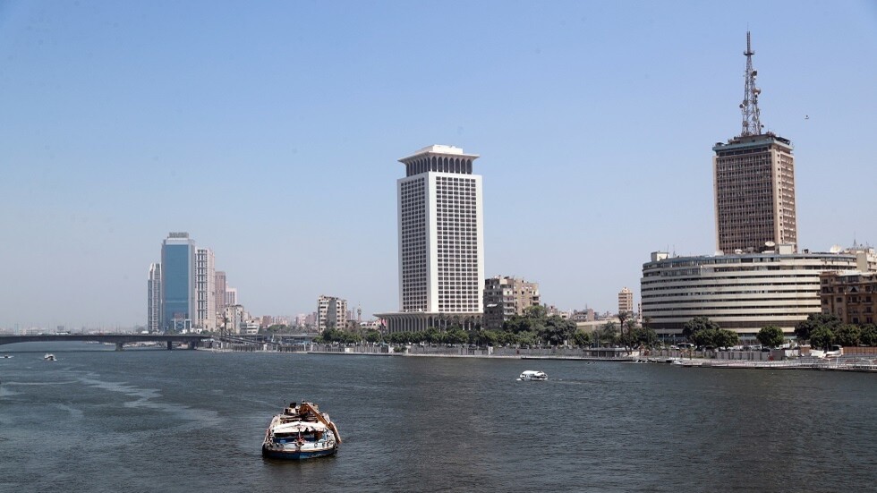 مصر تفرض رسوما إضافية على