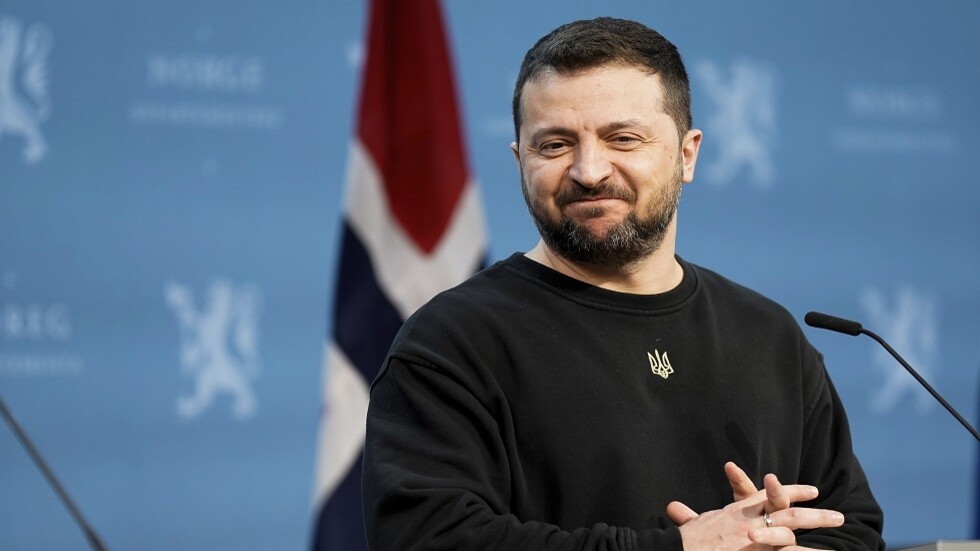 "نيوزويك" تتنبأ كيف سيستقبل زيلينسكي العام الجديد 2024