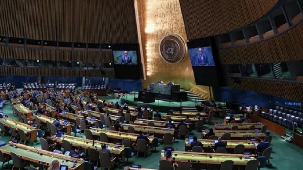 لماذا يتحدث مندوب أوكرانيا الأممي بالإنجليزية أو الإسبانية ويتجاهل لغته 