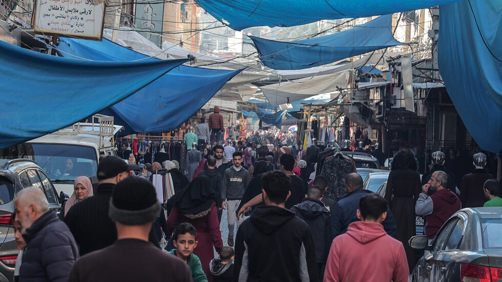 بعد اقتراح "القنبلة النووية".. صحافي إسرائيلي "يبتكر" حلا للقضاء على الفلسطينيين بضربة واحدة!