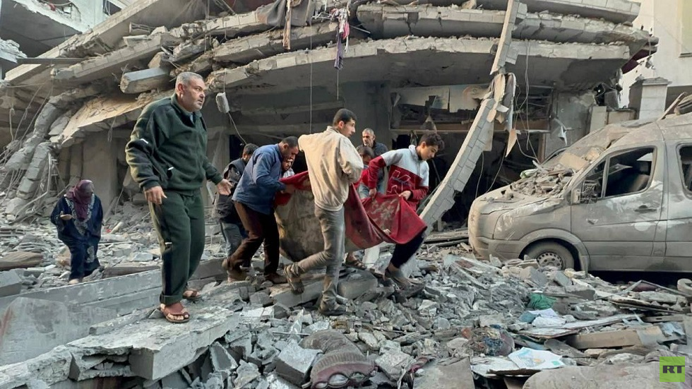 مراسلنا: غارات إسرائيلية كثيفة على قطاع غزة وانقطاع الاتصالات لليوم الثاني على التوالي