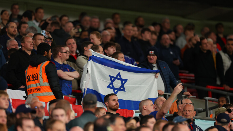 لماذا لم تعاقب "فيفا" و"يويفا" اسرائيل كما عاقبت روسيا؟