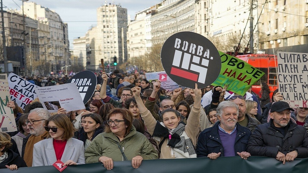 لافروف: الاحتجاجات في صربيا محاولة من الغرب لتنظيم الاستيلاء على السلطة