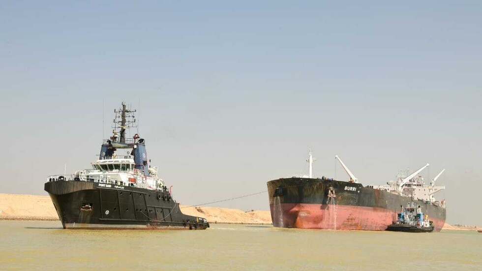 شركة "هاباج لويد" الألمانية تواصل تجنبها طريق الشحن عبر قناة السويس
