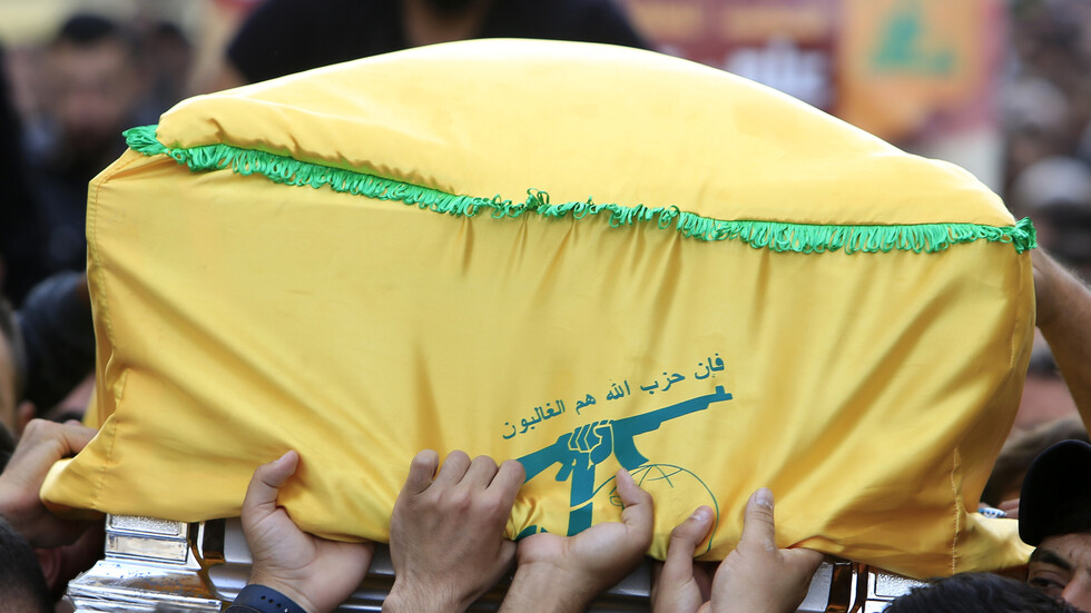 "حزب الله" ينعى 3 من عناصره قتلوا في غارة إسرائيلية على منزل في بلدة الناقورة