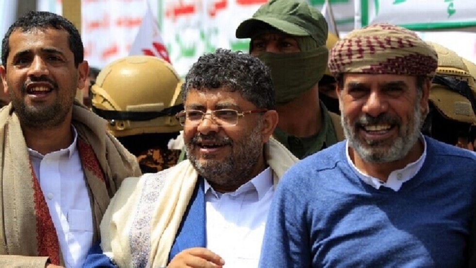 "منعا للابتزاز الأمريكي".. الحوثيون يدعون شركات الملاحة لاستخدام جملة "ليس لدينا علاقة بإسرائيل"
