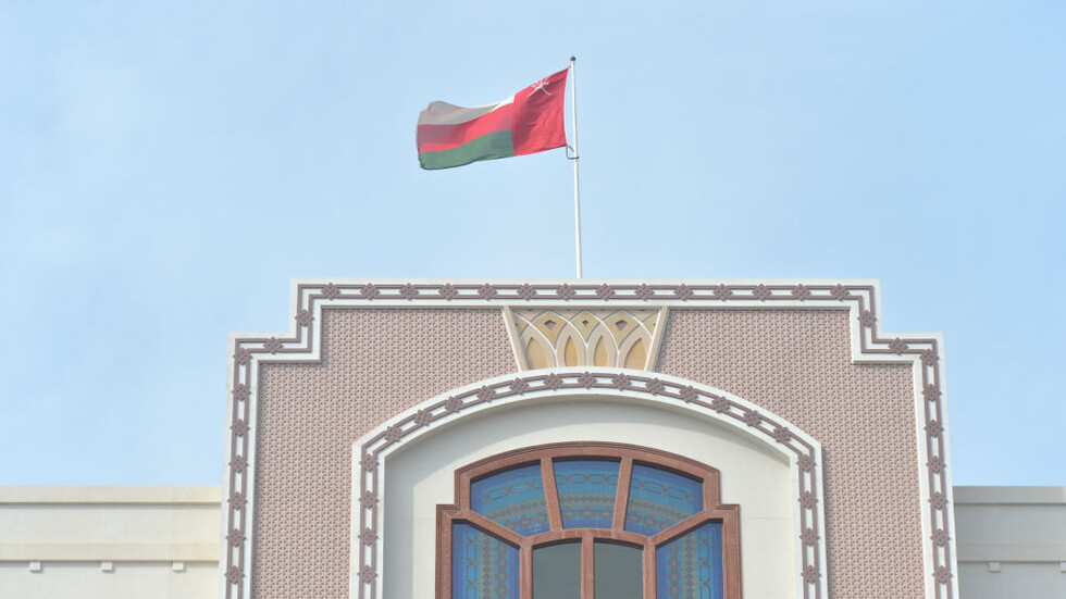 سلطنة عمان تستنكر القصف الأمريكي البريطاني على اليمن