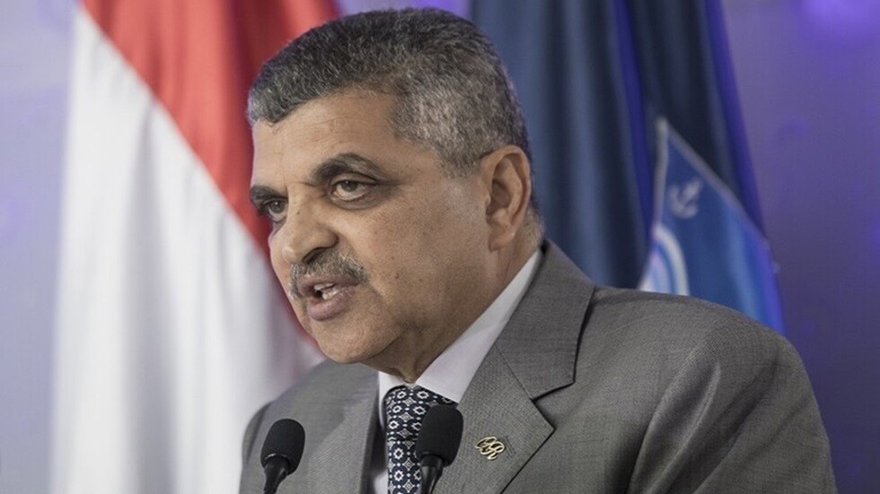رئيس هيئة قناة السويس: لا صحة لما يدور حول تعليق حركة الملاحة بالقناة