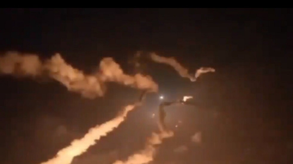 إيران.. الحرس الثوري يستهدف مراكز تجسس وتجمعات مناهضة لطهران في أربيل بصواريخ باليستية (فيديو)