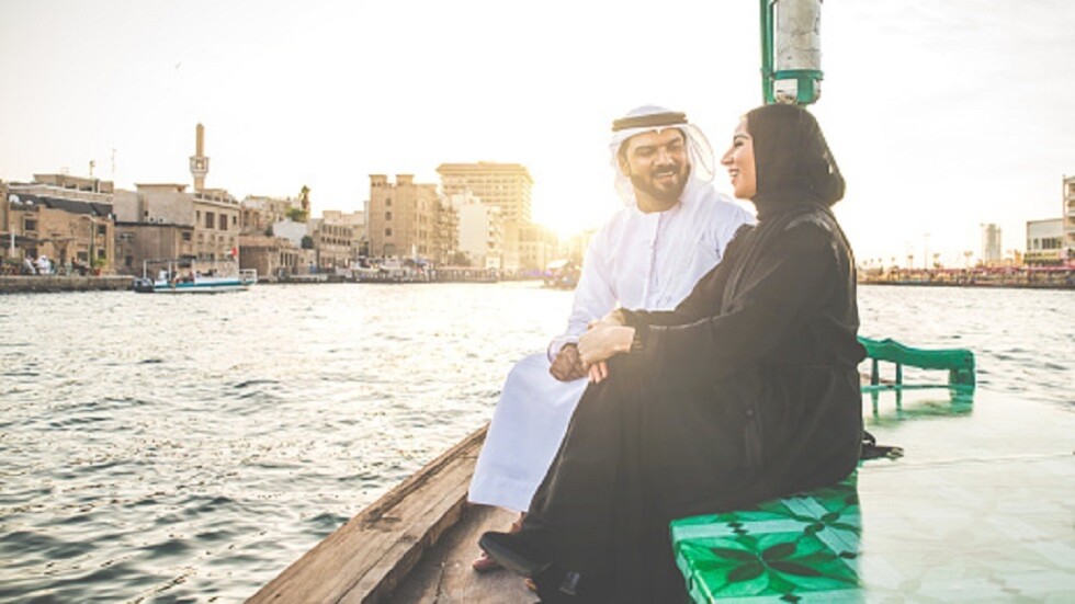 "أعراس دبي" تقدم محفزات لمواطني الإمارة وتشجيعهم على الزواج.. (فيديو)