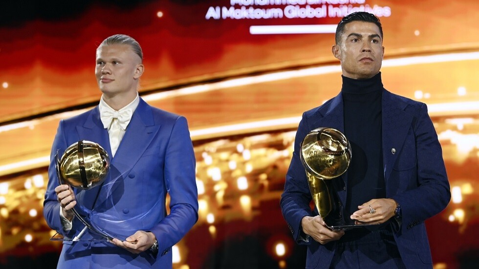 "تخيل التغلب على (حيوانات) صغيرة مثل هالاند".. رونالدو يسخر من منتقديه ويتغنى بالسعودية (فيديو)