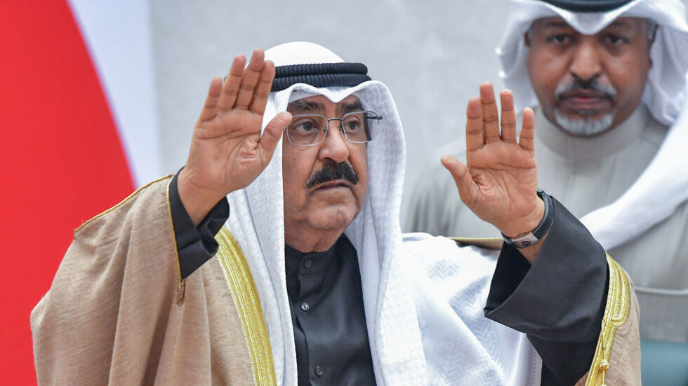 بالفيديو.. أمير دولة الكويت يصل الرياض في أول زيارة خارجية منذ توليه مقاليد الحكم