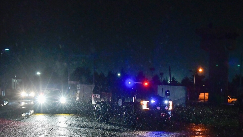 حادث مأساوي.. مقتل وإصابة 41 شخصا في اصطدام حافلة ركاب بشاحنة في المكسيك (صور + فيديوهات)