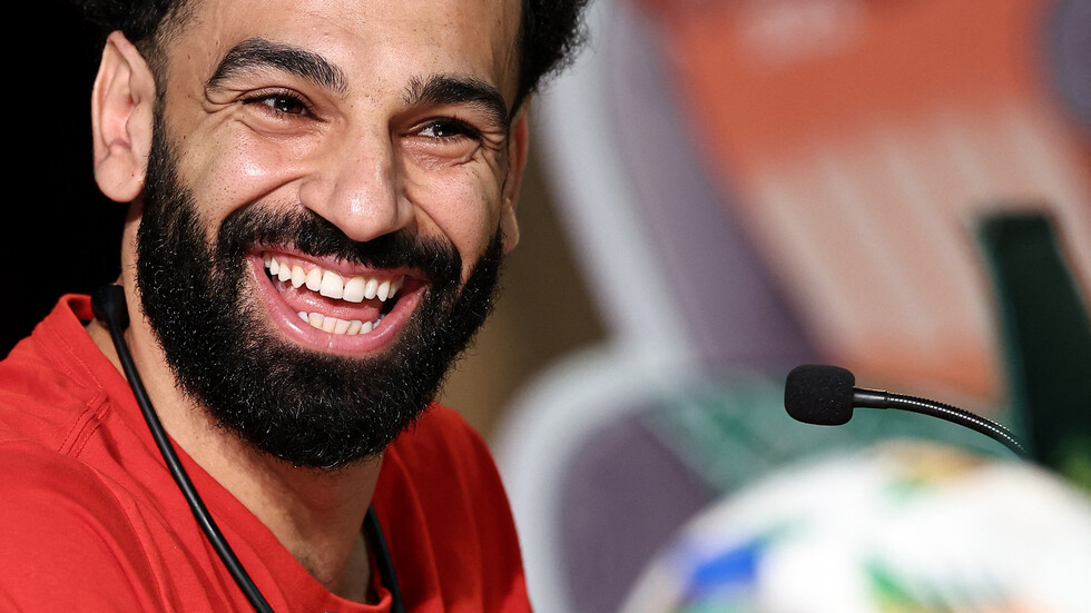 "من أصغر عامل حتى محمد صلاح".. رئيس حزب يطالب بإلزام المصريين في الخارج بتحويل 20% من دخلهم