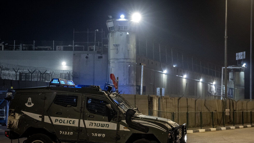 قيادي في حماس: لدينا توجه للإفراج عن أكبر عدد ممكن من الأسرى الفلسطينيين بالسجون الإسرائيلية