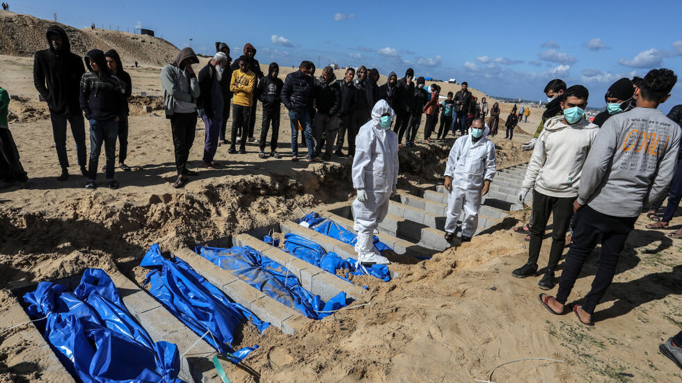 "هيئة البث": الجيش الإسرائيلي نقل من غزة نحو 350 جثة إلى إسرائيل