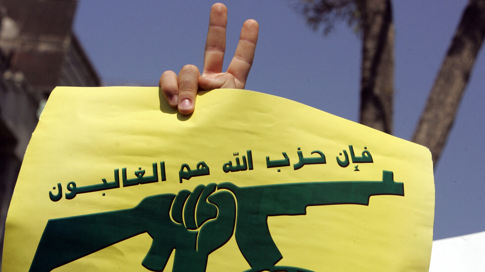 بعد مقتل مدنيين بينهم أطفال في عمق الجنوب اللبناني.."حزب الله" يتوعد إسرائيل "بدفع الثمن"