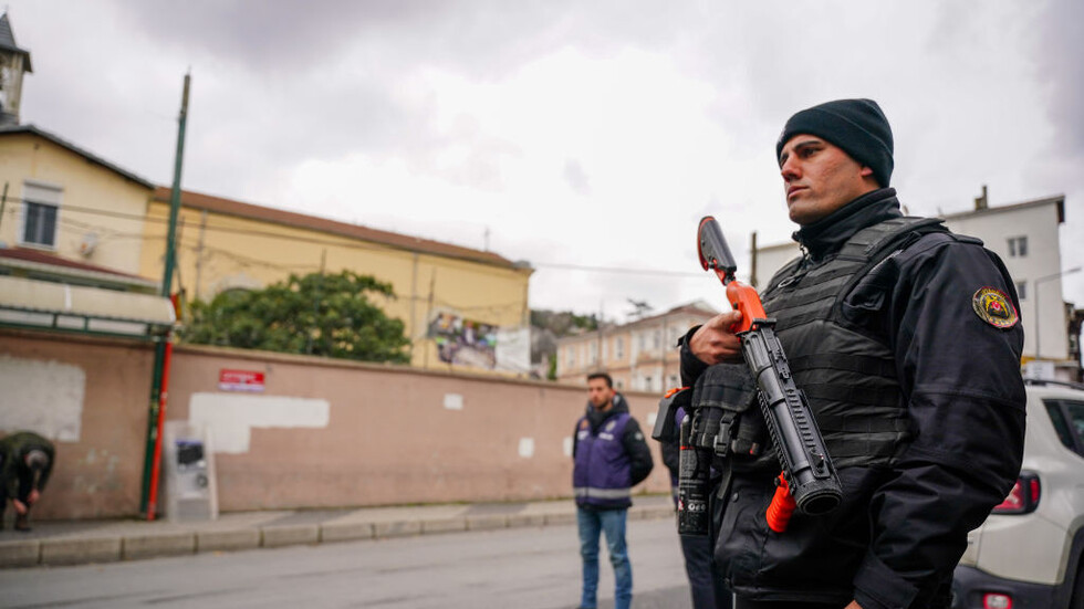 تركيا.. توقيف 20 شخصا يشتبه في صلتهم بـ