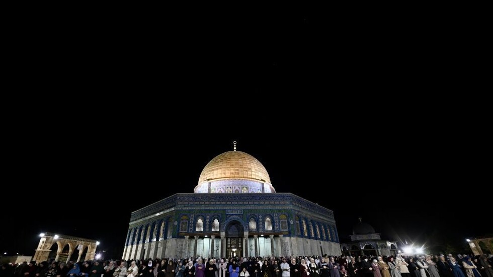 "حماس" تدعو إلى المشاركة في كسر الحصار الإسرائيلي عن المسجد الأقصى