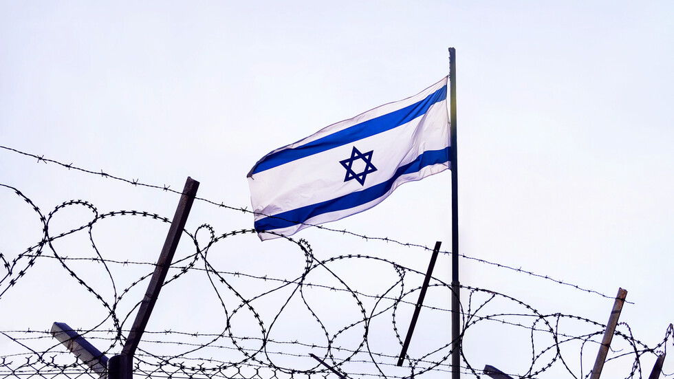 بالأسماء.. "هآرتس" تكشف حالة أسرى فلسطينيين توفوا في السجون الإسرائيلية