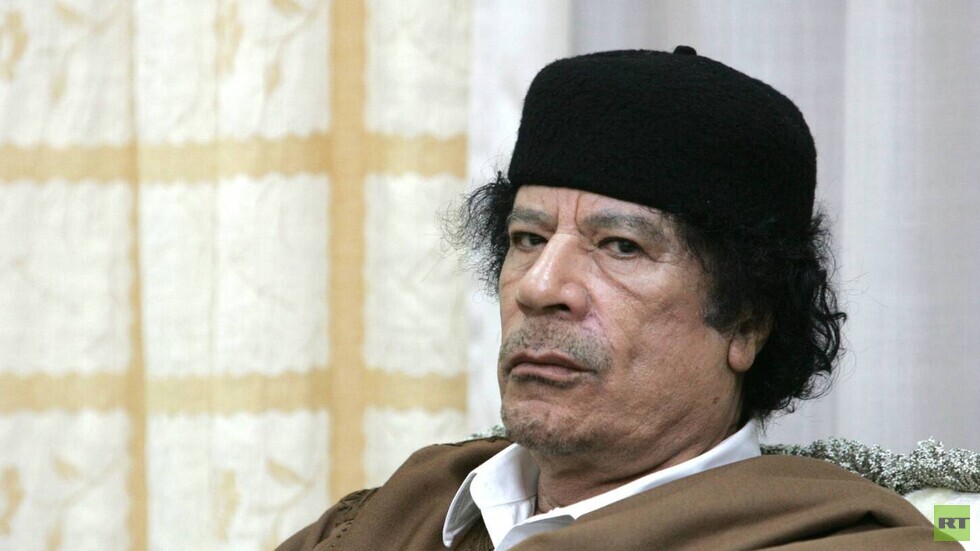 القذافي يحول 