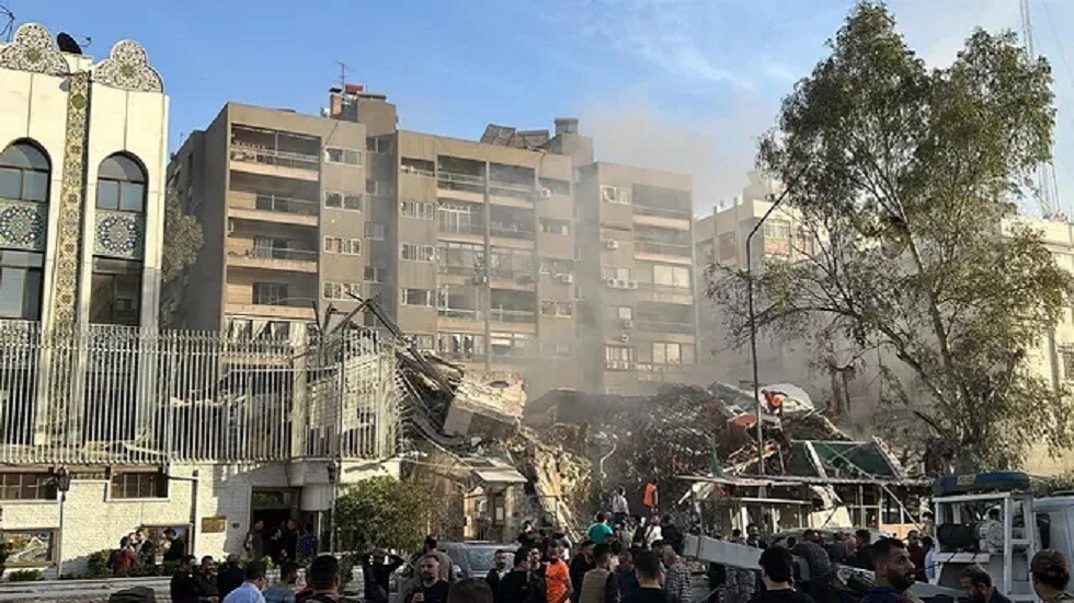 إيران تؤكد أن قنصليتها في دمشق استهدفت بستة صواريخ من مقاتلات 