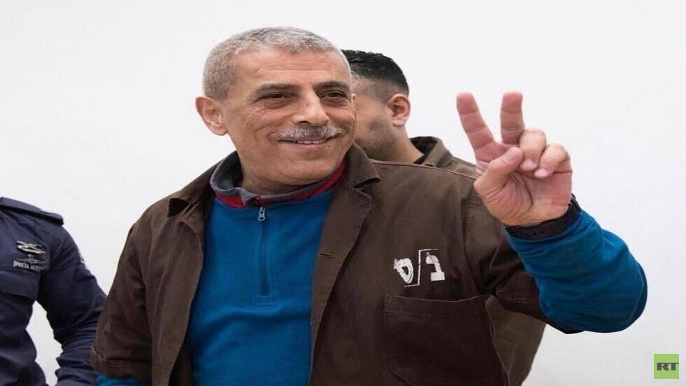 بعد 39 عاما قضاها في الزنازين.. وفاة الأسير وليد دقة في مشفى إسرائيلي