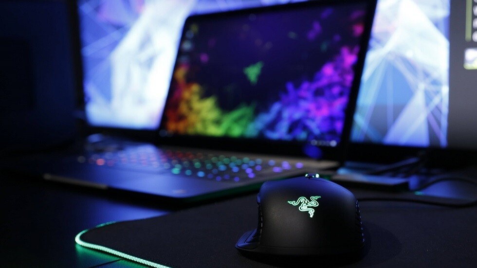 Razer تطلق حاسبا محمولا بمواصفات غير مسبوقة!  (فيديو)