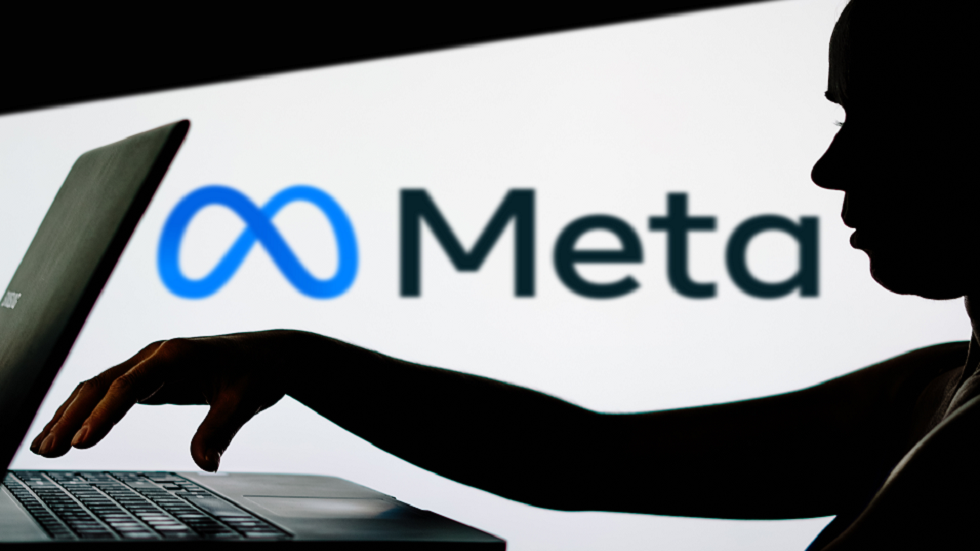 السبب الحقيقي وراء انقطاع خدمات Meta المستمر - RT Arabic