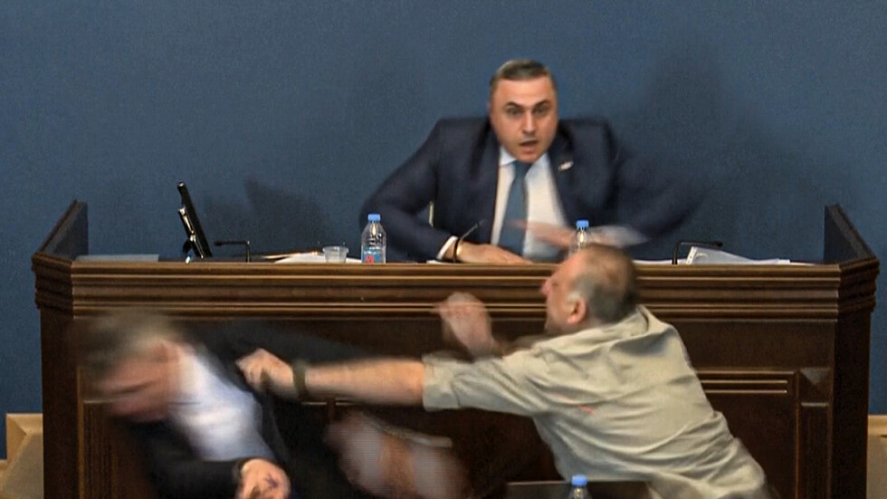 شجار في برلمان جورجيا بسبب مشروع قانون 