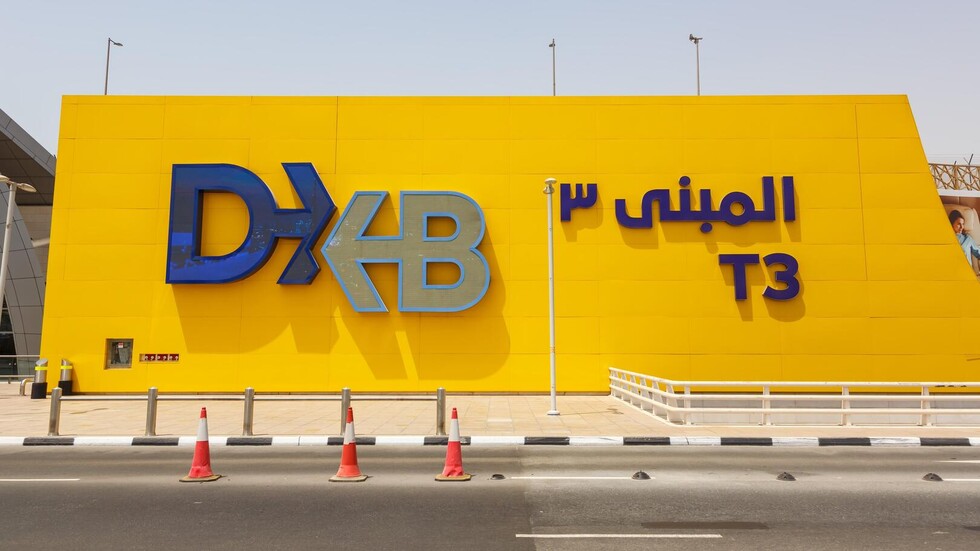"مطارات دبي" تفتح إجراءات السفر للمسافرين عبر شركتي طيران