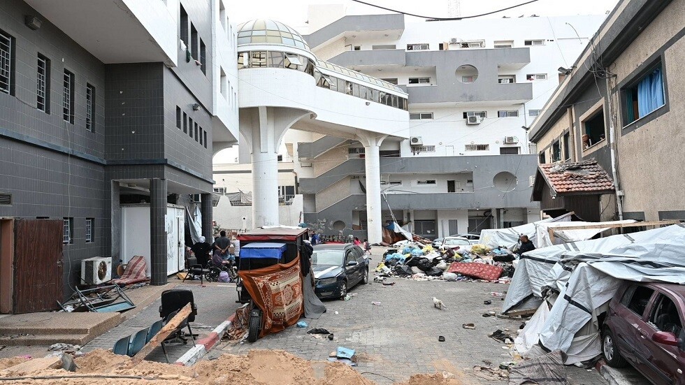 المكتب الإعلامي في غزة: الجيش الإسرائيلي أعدم أكثر من 300 من الطواقم الطبية بغزة