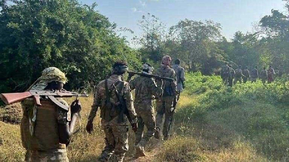 بينهم قادة بارزون.. مقتل 50  من مسلحي "حركة الشباب" بعملية عسكرية في الصومال