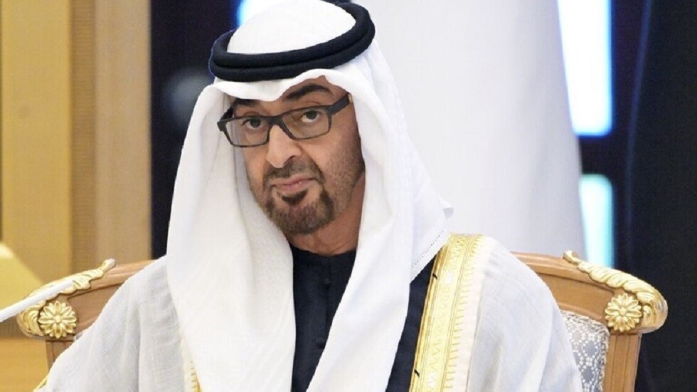 خلال حفل "جائزة أبوظبي" حركة مفاجئة من رئيس الإمارات تجاه مسن تثير تفاعلا (فيديو)